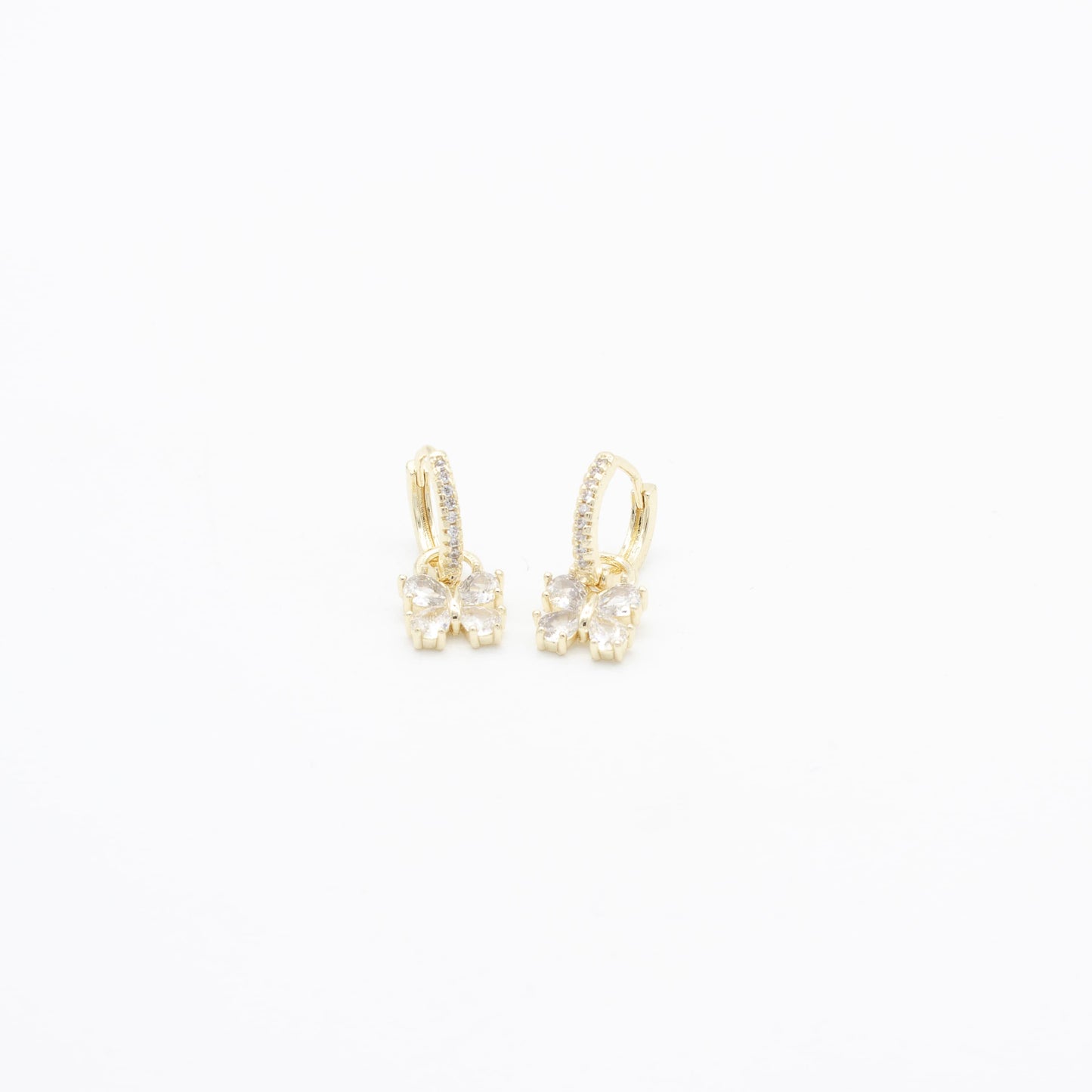 Huggies de Mariposa de Zirconia Chapa