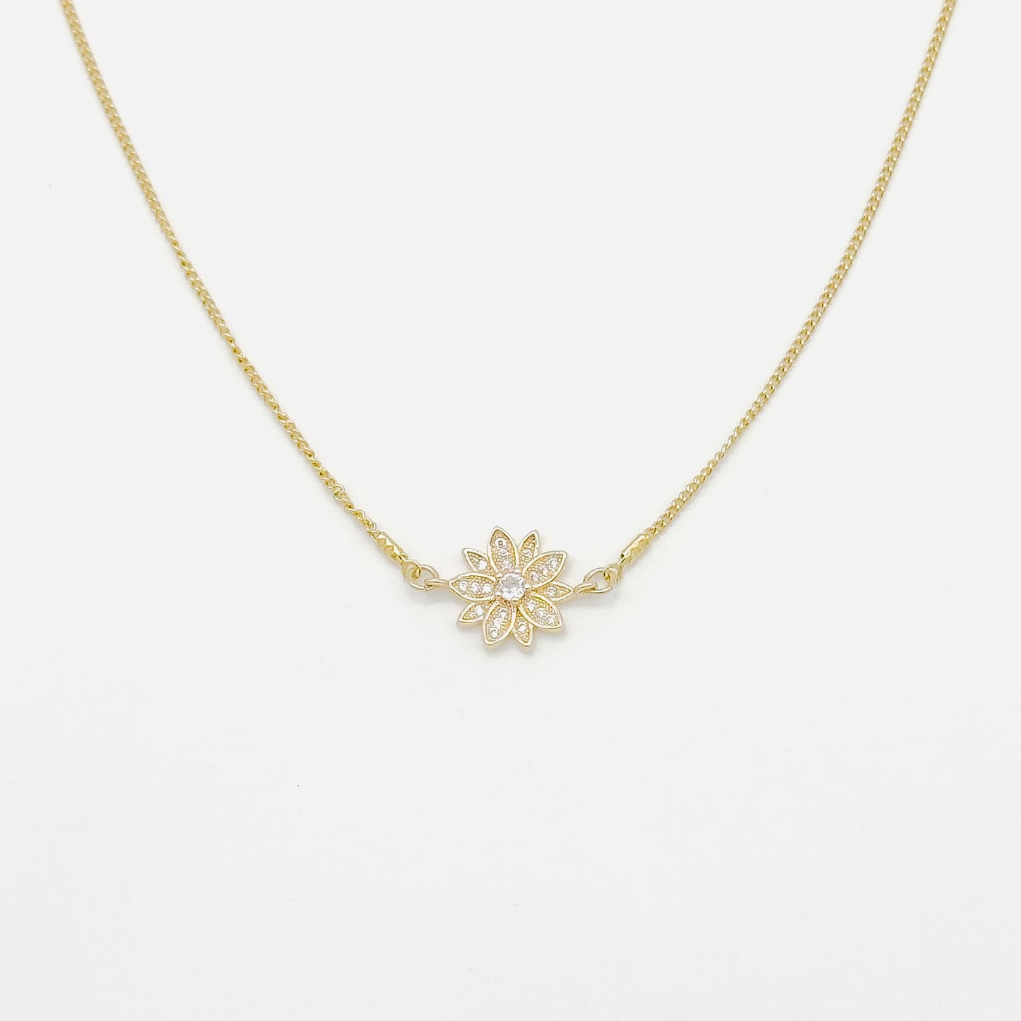 Collar de Flor de Loto con Cristal